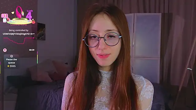 AvrilLeMell online show from November 7, 2025, 9:52 pm