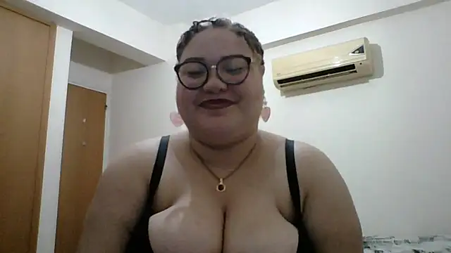 Snapshot of GoddessMocha chatting on May 10, 2026, 9:38 pm GoddessMocha online show from May 10, 2026, 9:38 pm