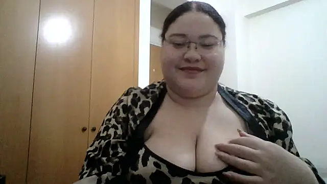 Snapshot of GoddessMocha chatting on November 16, 2025, 10:02 pm GoddessMocha online show from November 16, 2025, 10:02 pm