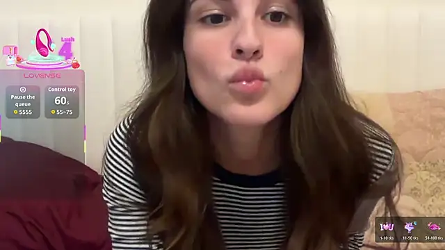 Snapshot of heyitsmadig chatting on November 21, 2025, 7:46 pm heyitsmadig online show from November 21, 2025, 7:46 pm