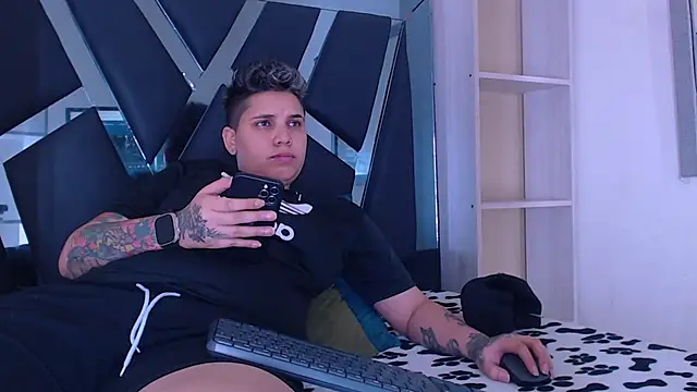 karla sexy21 online show from October 9, 2025, 4:13 am