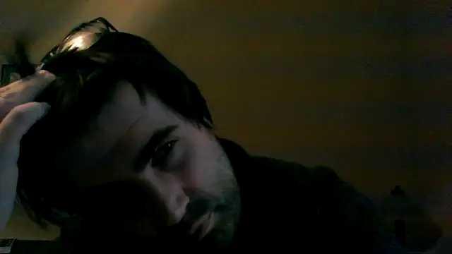 Snapshot of ynroh_87 chatting on January 9, 2026, 2:35 pm ynroh 87 online show from January 9, 2026, 2:35 pm