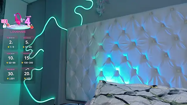 Snapshot of Megan__cole1 chatting on October 17, 2025, 12:18 pm Megan cole1 online show from October 17, 2025, 12:18 pm