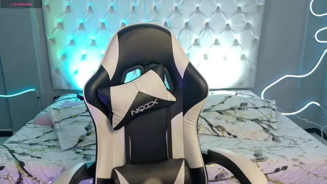 Snapshot of Megan__cole1 chatting on October 10, 2025, 3:51 am Megan cole1 online show from October 10, 2025, 3:51 am