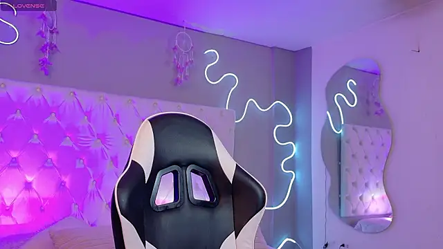 Megan  cole1 online show from March 17, 2026, 4:26 am