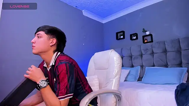 Snapshot of Ares_di_martin chatting on November 15, 2025, 5:55 am Ares di martin online show from November 15, 2025, 5:55 am