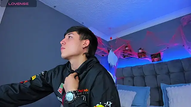 Snapshot of Ares_di_martin chatting on October 31, 2025, 5:15 am Ares di martin online show from October 31, 2025, 5:15 am