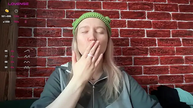 CitrusBlissss online show from December 1, 2025, 3:18 am