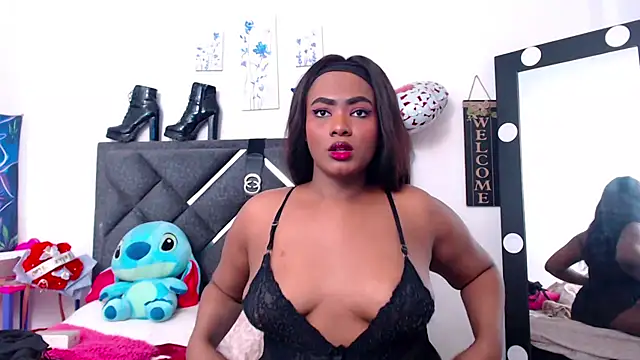 Snapshot of NatashaBella chatting on October 11, 2025, 7:37 pm NatashaBella online show from October 11, 2025, 7:37 pm