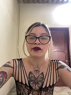 KoraSweett online show from March 9, 2026, 6:44 pm