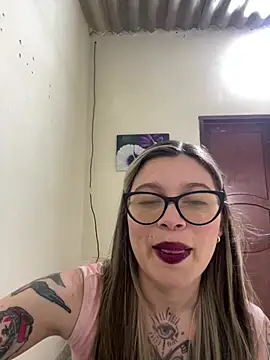 KoraSweett online show from March 10, 2026, 8:02 pm