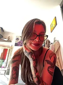 Snapshot of KoraSweett chatting on November 17, 2025, 7:07 pm KoraSweett online show from November 17, 2025, 7:07 pm