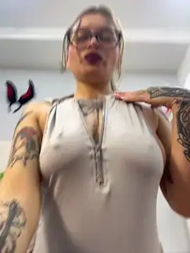 Snapshot of KoraSweett chatting on October 16, 2025, 4:59 pm KoraSweett online show from October 16, 2025, 4:59 pm