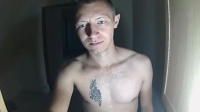 Snapshot of BlondZilla chatting on October 15, 2025, 11:46 pm BlondZilla online show from October 15, 2025, 11:46 pm