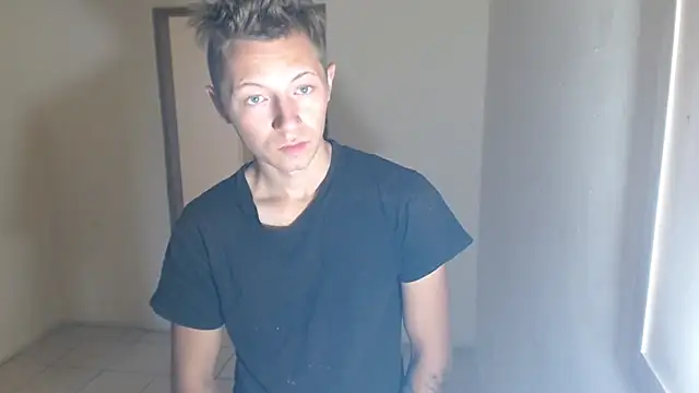 Snapshot of BlondZilla chatting on November 2, 2025, 3:17 pm BlondZilla online show from November 2, 2025, 3:17 pm