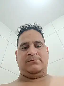 Snapshot of reguetones92 chatting on November 13, 2025, 5:50 pm reguetones92 online show from November 13, 2025, 5:50 pm