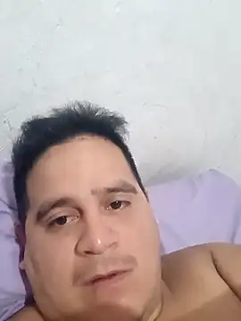 Snapshot of reguetones92 chatting on November 23, 2025, 12:48 pm reguetones92 online show from November 23, 2025, 12:48 pm