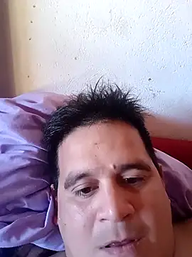 Snapshot of reguetones92 chatting on November 7, 2025, 5:39 pm reguetones92 online show from November 7, 2025, 5:39 pm