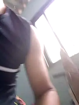 Snapshot of miroqui143 chatting on November 22, 2025, 2:38 pm miroqui143 online show from November 22, 2025, 2:38 pm