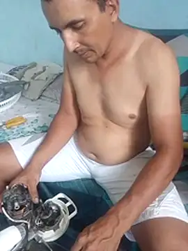 Snapshot of miroqui143 chatting on December 14, 2025, 4:34 pm miroqui143 online show from December 14, 2025, 4:34 pm