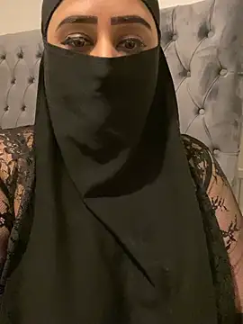 Snapshot of Pari_Persianbaddie6 chatting on March 26, 2026, 4:11 am Pari Persianbaddie6 online show from March 26, 2026, 4:11 am