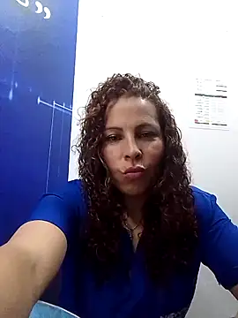 Snapshot of Yanis_Ariel12 chatting on November 15, 2025, 7:40 pm Yanis Ariel12 online show from November 15, 2025, 7:40 pm