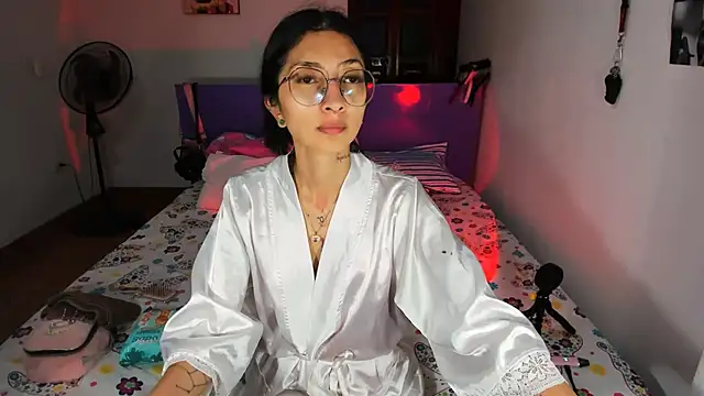 Snapshot of Anais_lux chatting on June 6, 2026, 11:54 pm Anais lux online show from June 6, 2026, 11:54 pm
