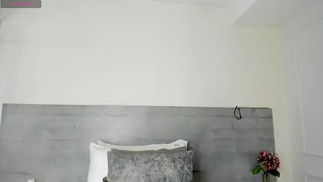 Snapshot of sunnyWhitee chatting on July 10, 2026, 11:21 am sunnyWhitee online show from July 10, 2026, 11:21 am