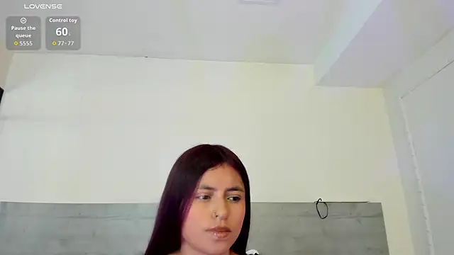 sunnyWhitee online show from June 6, 2026, 7:08 pm
