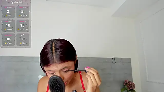 Snapshot of sunnyWhitee chatting on July 11, 2026, 7:14 pm sunnyWhitee online show from July 11, 2026, 7:14 pm
