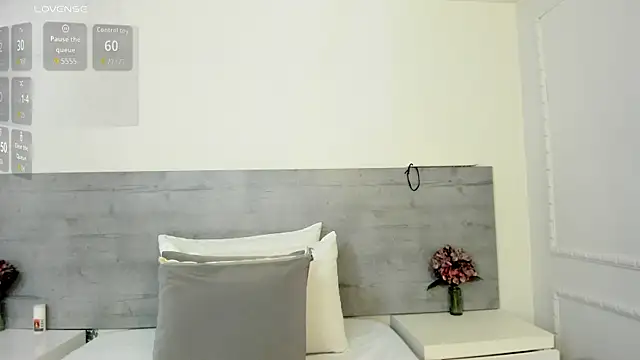 sunnyWhitee online show from June 10, 2026, 7:15 pm