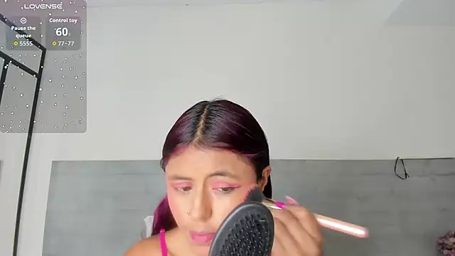 Snapshot of sunnyWhitee chatting on July 23, 2026, 7:21 pm sunnyWhitee online show from July 23, 2026, 7:21 pm
