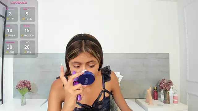 Snapshot of sunnyWhitee chatting on December 4, 2025, 7:24 pm sunnyWhitee online show from December 4, 2025, 7:24 pm