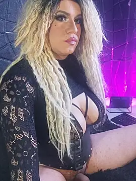 Snapshot of hi_lucy chatting on October 23, 2025, 10:52 pm hi lucy online show from October 23, 2025, 10:52 pm