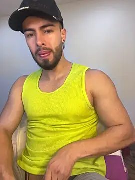 Snapshot of MaxDell chatting on March 6, 2026, 4:02 pm MaxDell online show from March 6, 2026, 4:02 pm