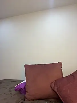 Snapshot of MaxDell chatting on February 11, 2026, 5:18 am MaxDell online show from February 11, 2026, 5:18 am