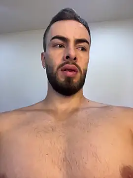 Snapshot of MaxDell chatting on March 9, 2026, 6:44 pm MaxDell online show from March 9, 2026, 6:44 pm