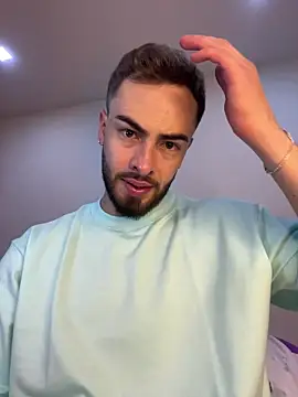 Snapshot of MaxDell chatting on February 13, 2026, 5:18 am MaxDell online show from February 13, 2026, 5:18 am