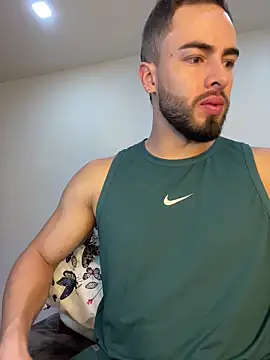 Snapshot of MaxDell chatting on February 17, 2026, 4:43 am MaxDell online show from February 17, 2026, 4:43 am