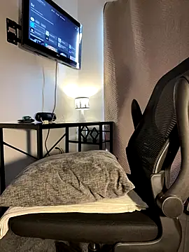 Snapshot of ErosVale chatting on November 1, 2025, 11:48 am ErosVale online show from November 1, 2025, 11:48 am