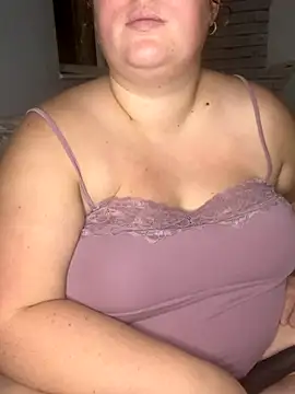 Snapshot of roxey-1997 chatting on October 15, 2025, 6:38 pm roxey-1997 online show from October 15, 2025, 6:38 pm