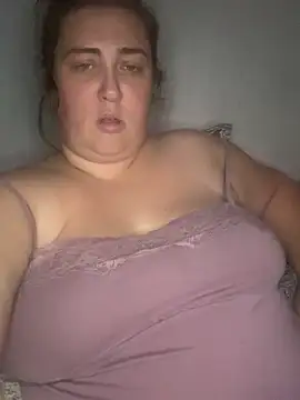 Snapshot of roxey-1997 chatting on October 8, 2025, 11:49 pm roxey-1997 online show from October 8, 2025, 11:49 pm