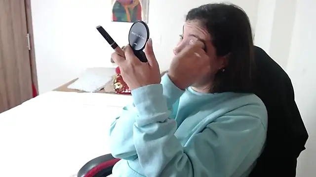 Snapshot of Secret_Bella chatting on October 9, 2025, 11:00 am Secret Bella online show from October 9, 2025, 11:00 am