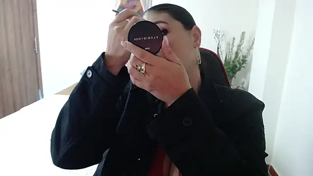 Snapshot of Secret_Bella chatting on October 11, 2025, 11:44 am Secret Bella online show from October 11, 2025, 11:44 am