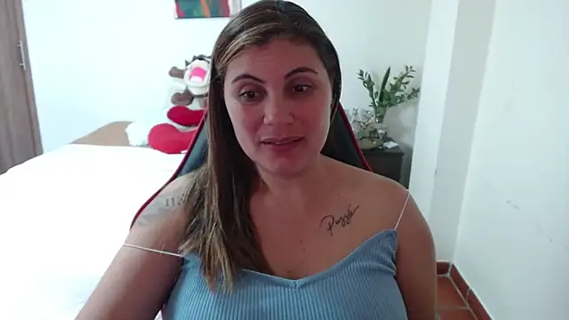 Snapshot of Secret_Bella chatting on November 29, 2025, 12:38 pm Secret Bella online show from November 29, 2025, 12:38 pm