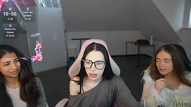 VivianSweet  online show from February 25, 2026, 11:32 am