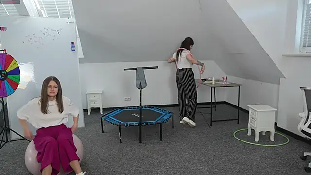 VivianSweet  online show from April 23, 2026, 12:29 pm