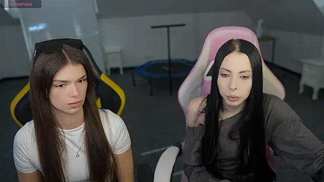 VivianSweet  online show from March 4, 2026, 11:29 am