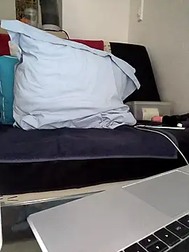 Snapshot of Volcaniiia chatting on April 8, 2026, 12:50 pm Volcaniiia online show from April 8, 2026, 12:50 pm