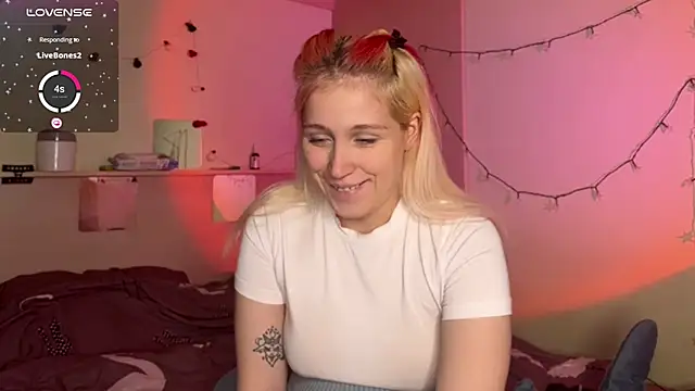  Annabel Myr  online show from February 2, 2026, 11:53 am